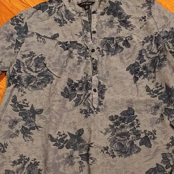 Lucky Brand floral popover half button shirt M - Picture 3 of 4